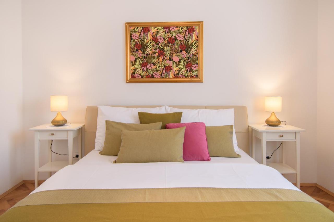 Julie City Centre Porec Apartment Exterior foto